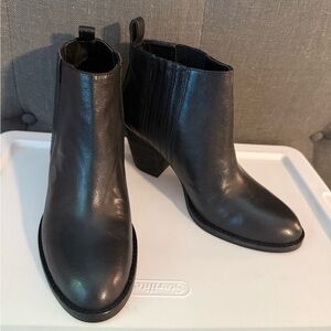 Nine West Black Leather Ankle Booties with Block Heel Size 5 - New